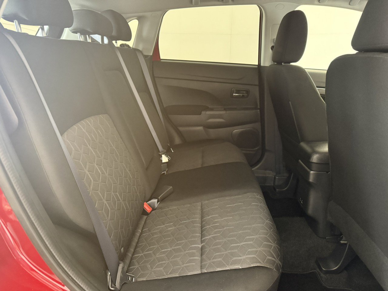 Used 2025 Mitsubishi Outlander Sport LE AWD/4WD image 13
