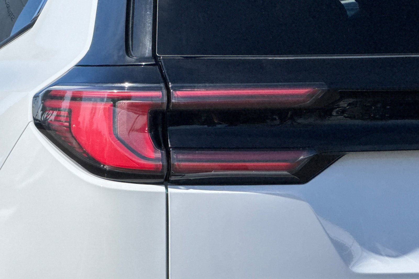 Used 2025 GMC Acadia Elevation image 44