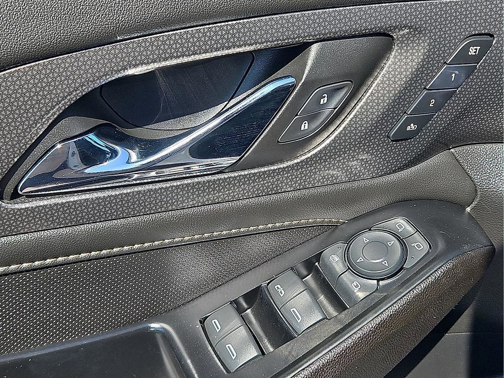 Used 2023 Chevrolet Traverse Premier w/ Redline Edition FWD image 12