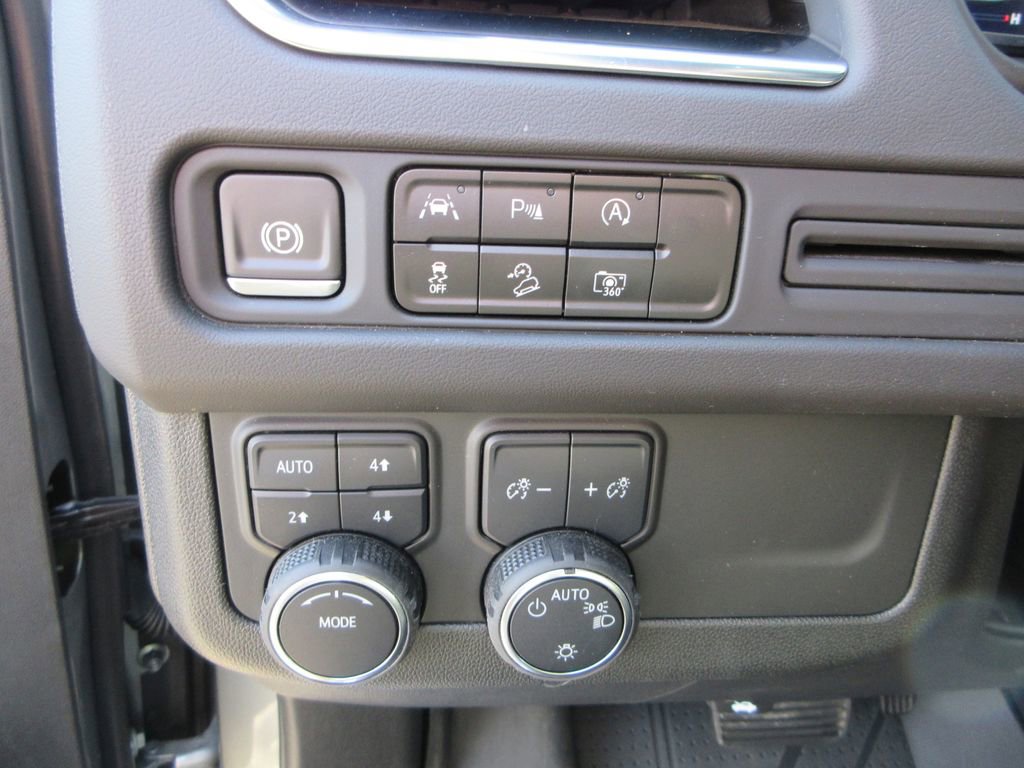 Certified 2024 Chevrolet Suburban Z71 w/ Luxury Package image 26