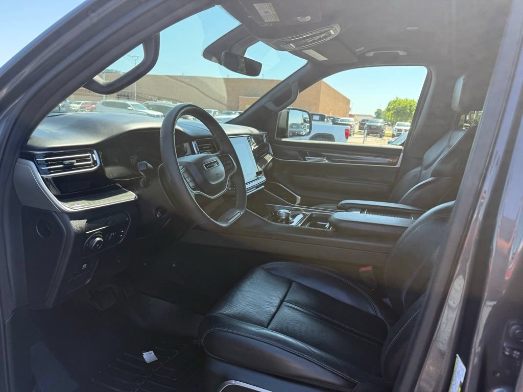 Used 2022 Jeep Wagoneer Series III RWD image 10