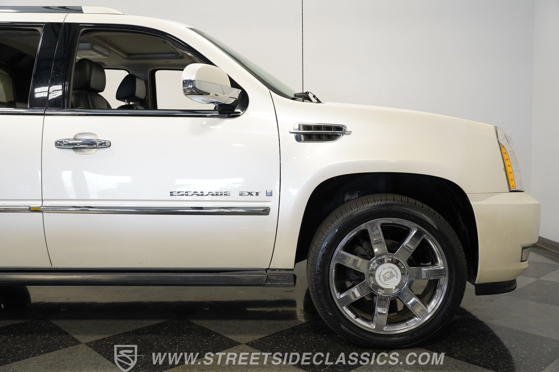Used 2009 Cadillac Escalade EXT image 31