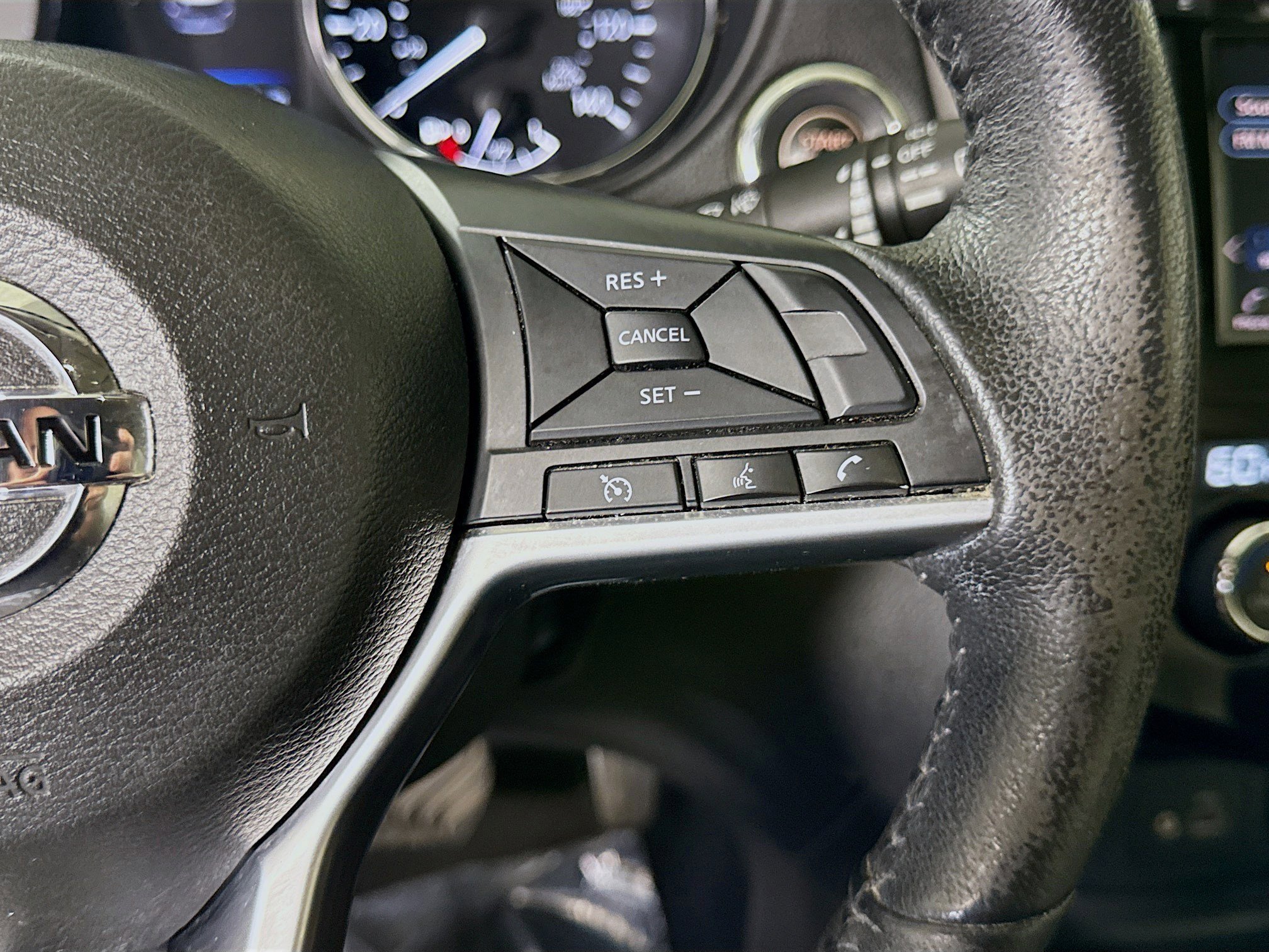 Used 2019 Nissan Rogue SV image 15