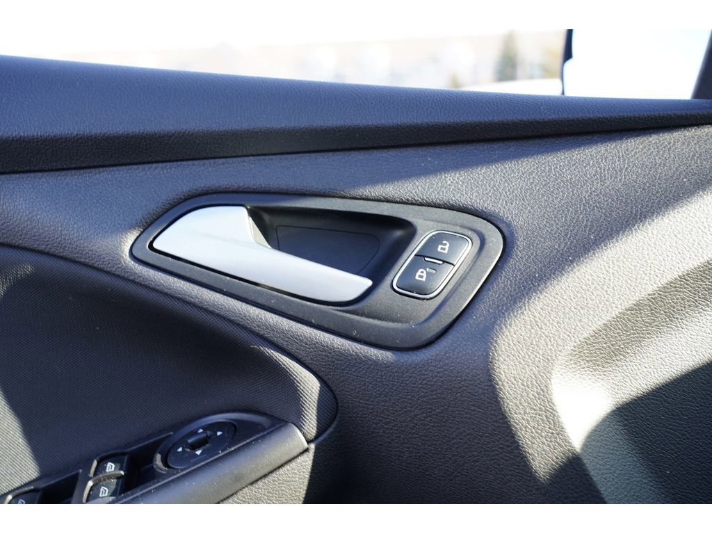 Used 2017 Ford Focus SE image 18