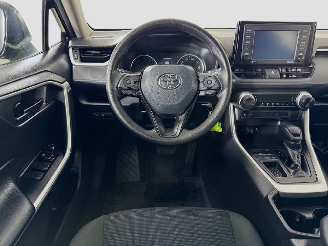 Used 2020 Toyota RAV4 LE FWD image 20