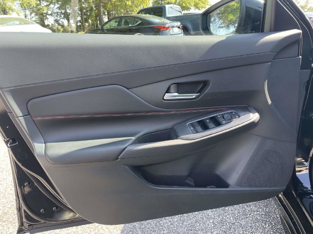 New 2027 Nissan Sentra SR w/ Floor Mat Package FWD image 11