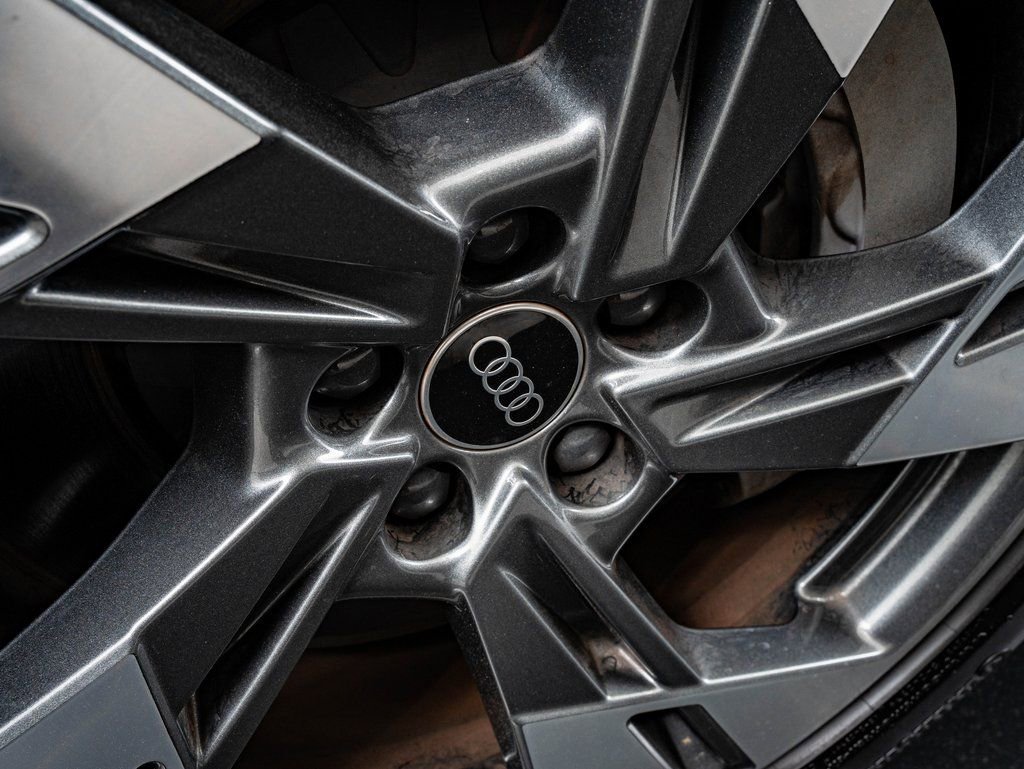Used 2022 Audi e-tron Premium w/ Convenience Plus Package AWD/4WD image 8
