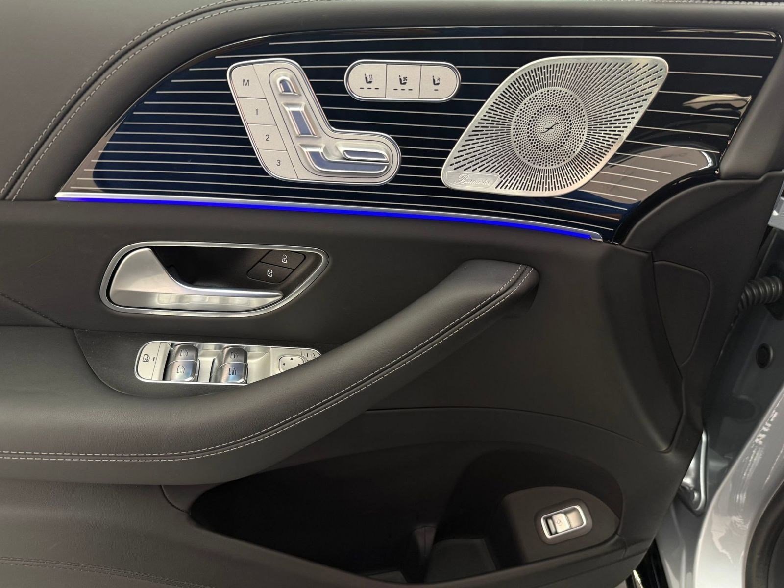 Certified 2025 Mercedes-Benz Maybach GLS 600 4MATIC image 11