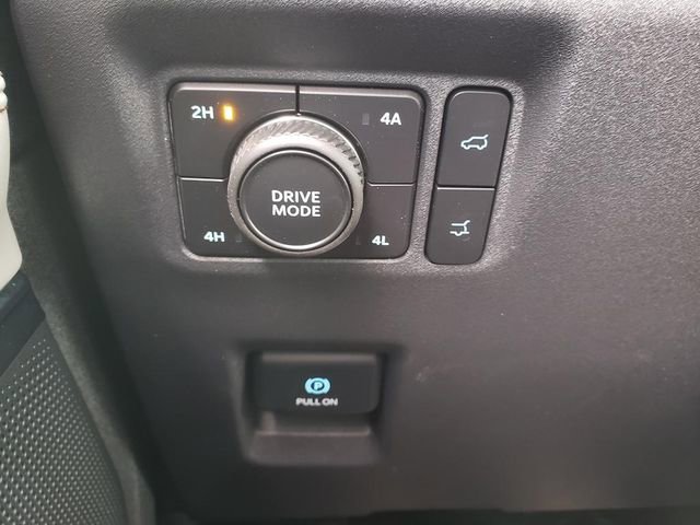 New 2025 Ford Expedition Active image 30