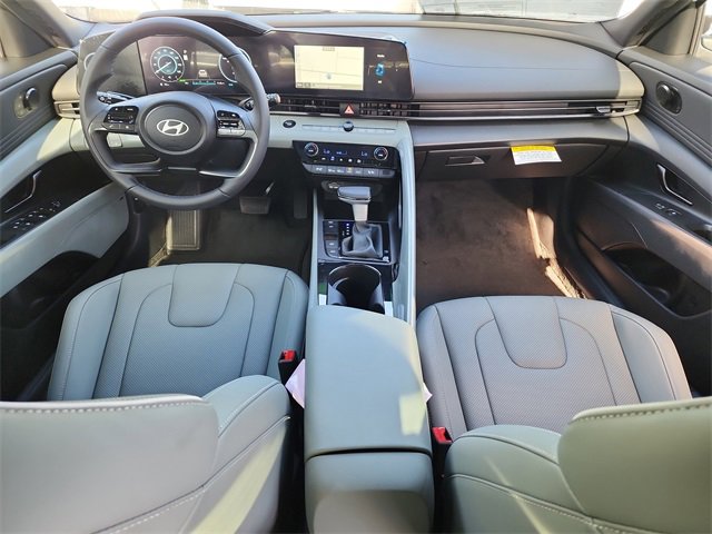 New 2025 Hyundai Elantra Limited image 10