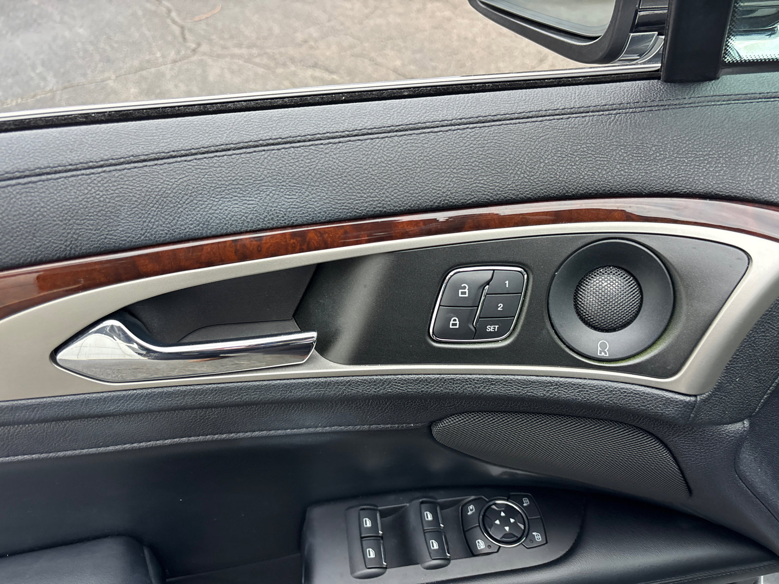 Used 2019 Lincoln MKZ Reserve image 12