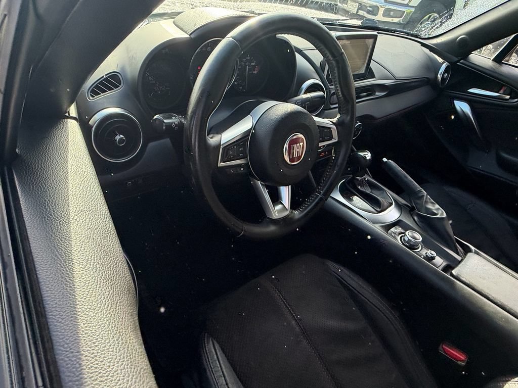 Used 2019 FIAT 124 Spider RWD image 12