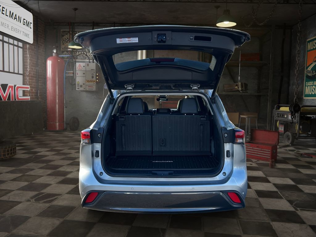 Used 2020 Toyota Highlander Limited image 26