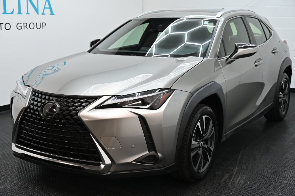 Used 2021 Lexus UX 200 w/ Accessory Package (Z2) FWD image 6