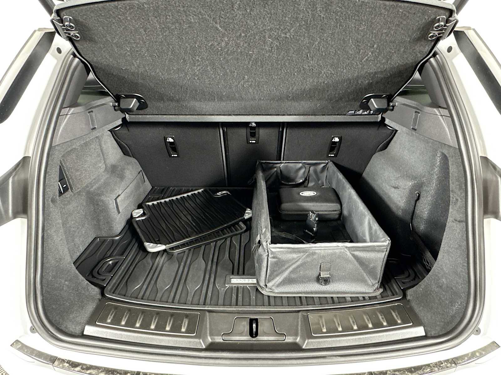 Used 2023 Land Rover Range Rover Evoque R-Dynamic SE image 26