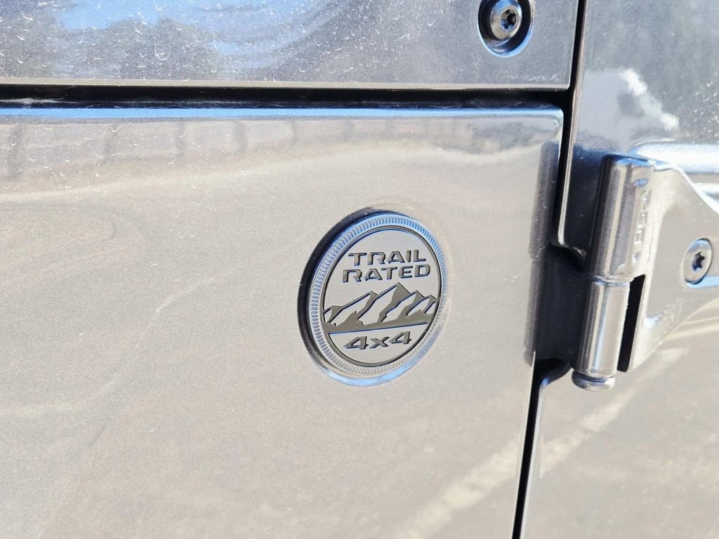 Certified 2025 Jeep Gladiator Sport image 19