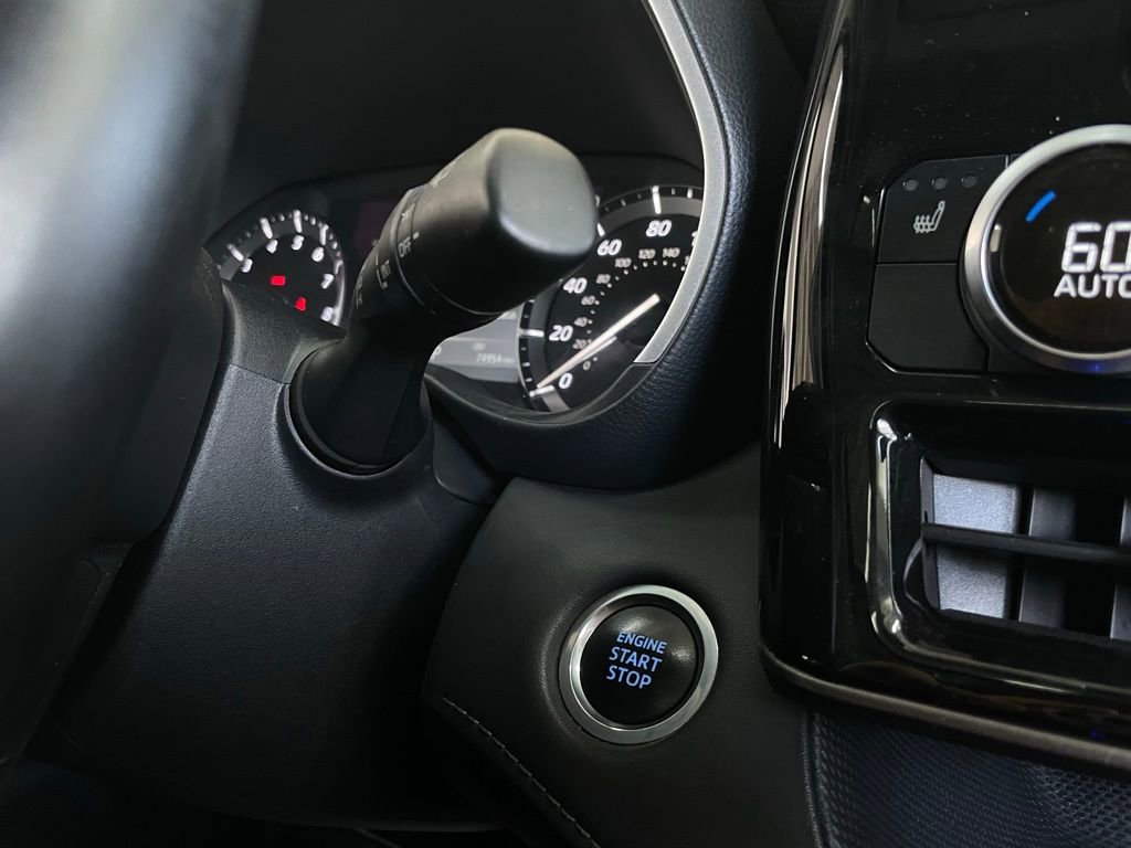 Used 2020 Toyota Highlander XLE image 38