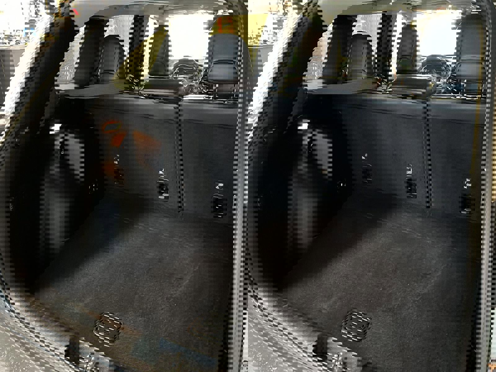 Used 2019 Jeep Cherokee Limited image 10