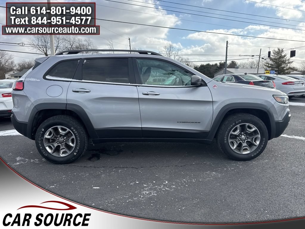Used 2019 Jeep Cherokee Trailhawk AWD/4WD image 9