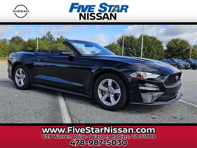 Used 2021 Ford Mustang Convertible image 1