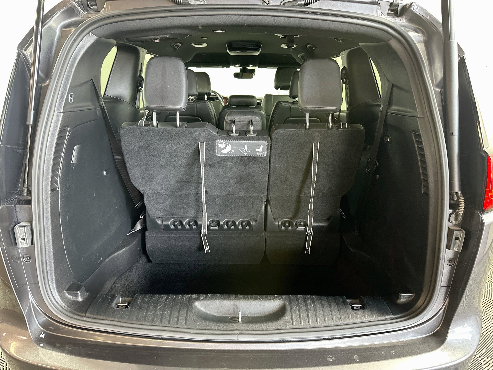 Used 2020 Chrysler Pacifica Touring-L FWD image 26