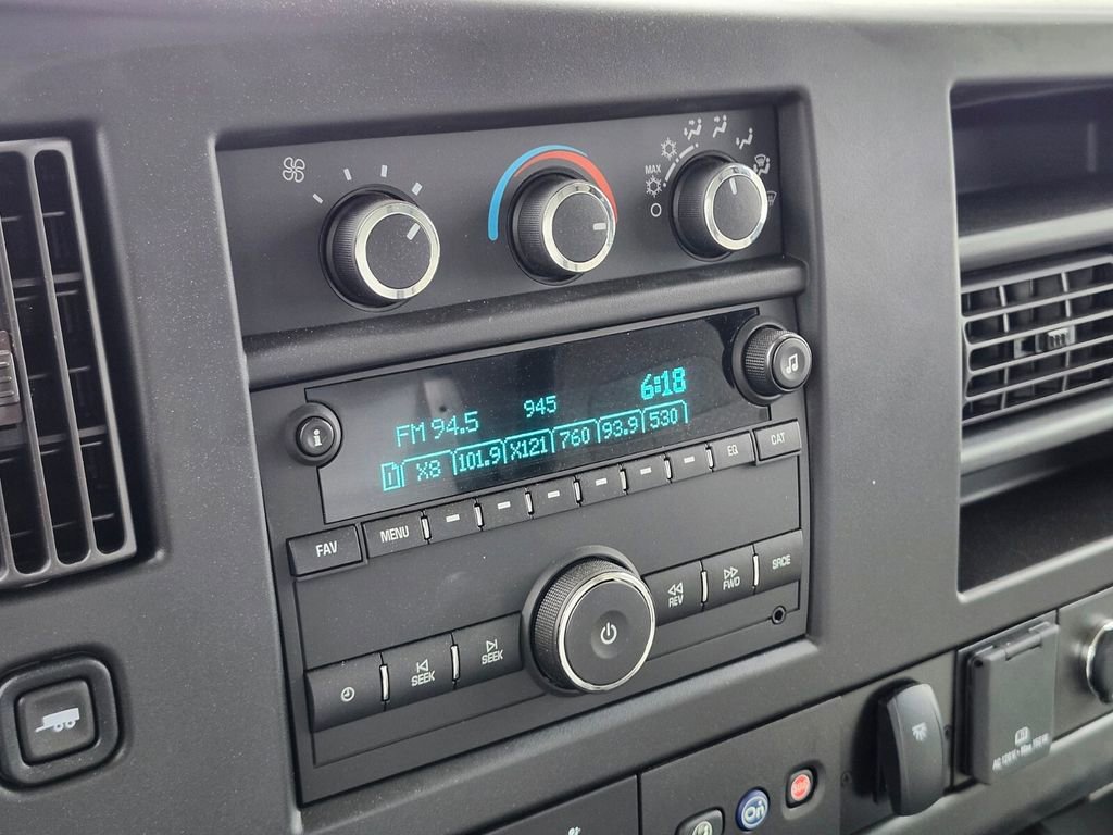 Used 2022 Chevrolet Express 3500 w/ Power Convenience Package image 12