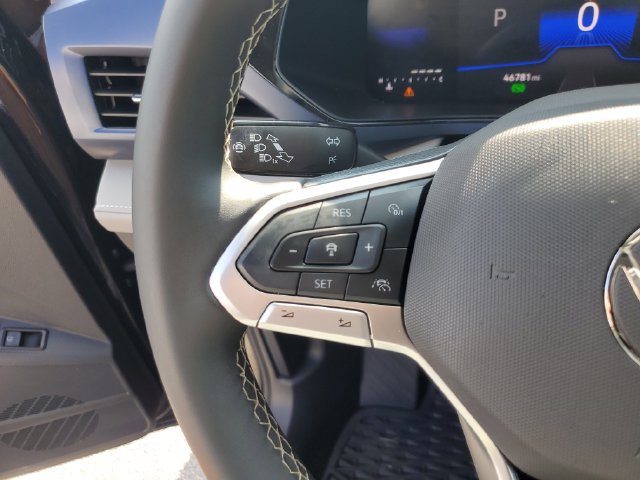 Certified 2024 Volkswagen Taos SE FWD image 31
