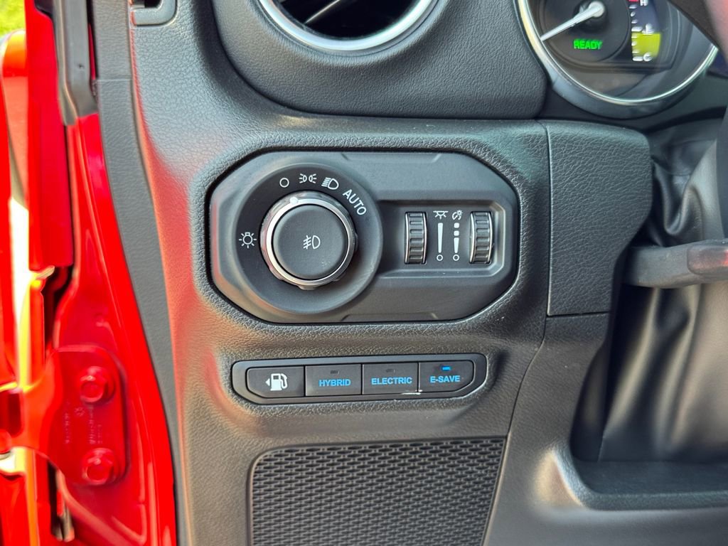 Used 2022 Jeep Wrangler Unlimited Sahara image 31