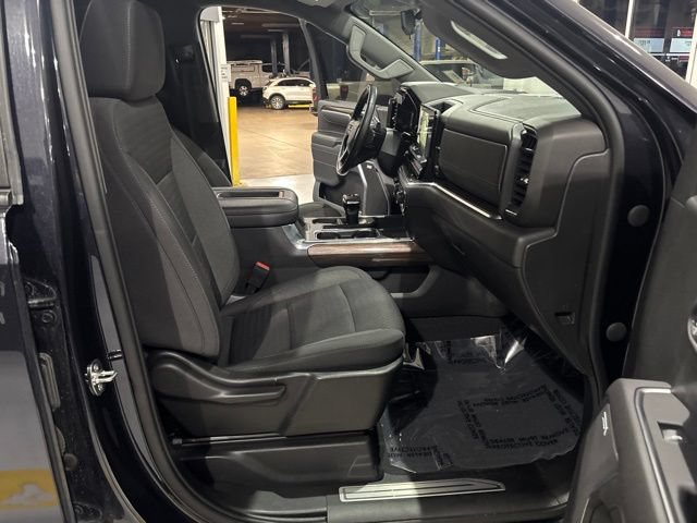 Used 2022 Chevrolet Silverado 1500 LT Trail Boss w/ Convenience Package II AWD/4WD image 39