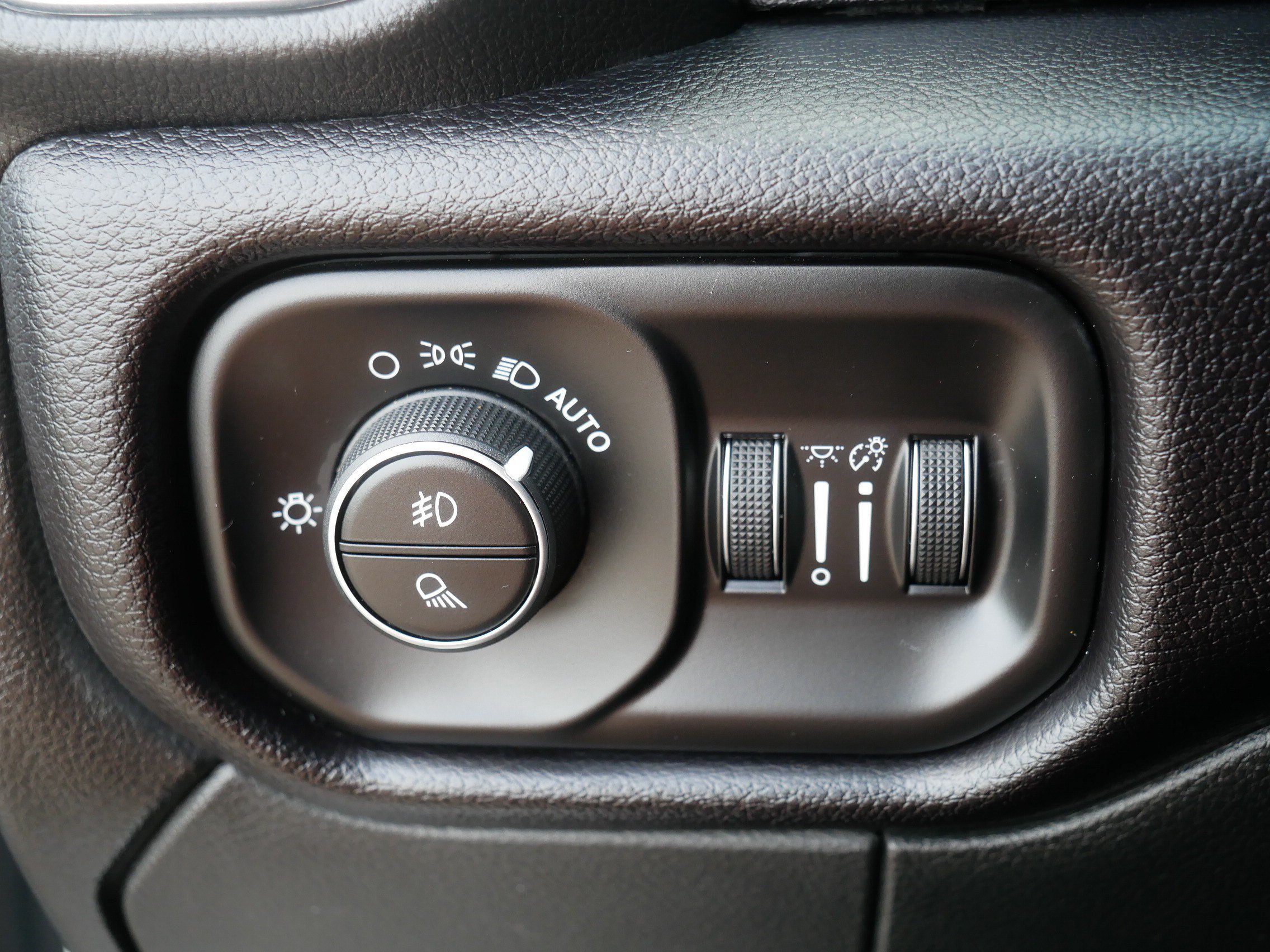 Used 2021 RAM 2500 Laramie w/ Night Edition AWD/4WD image 26