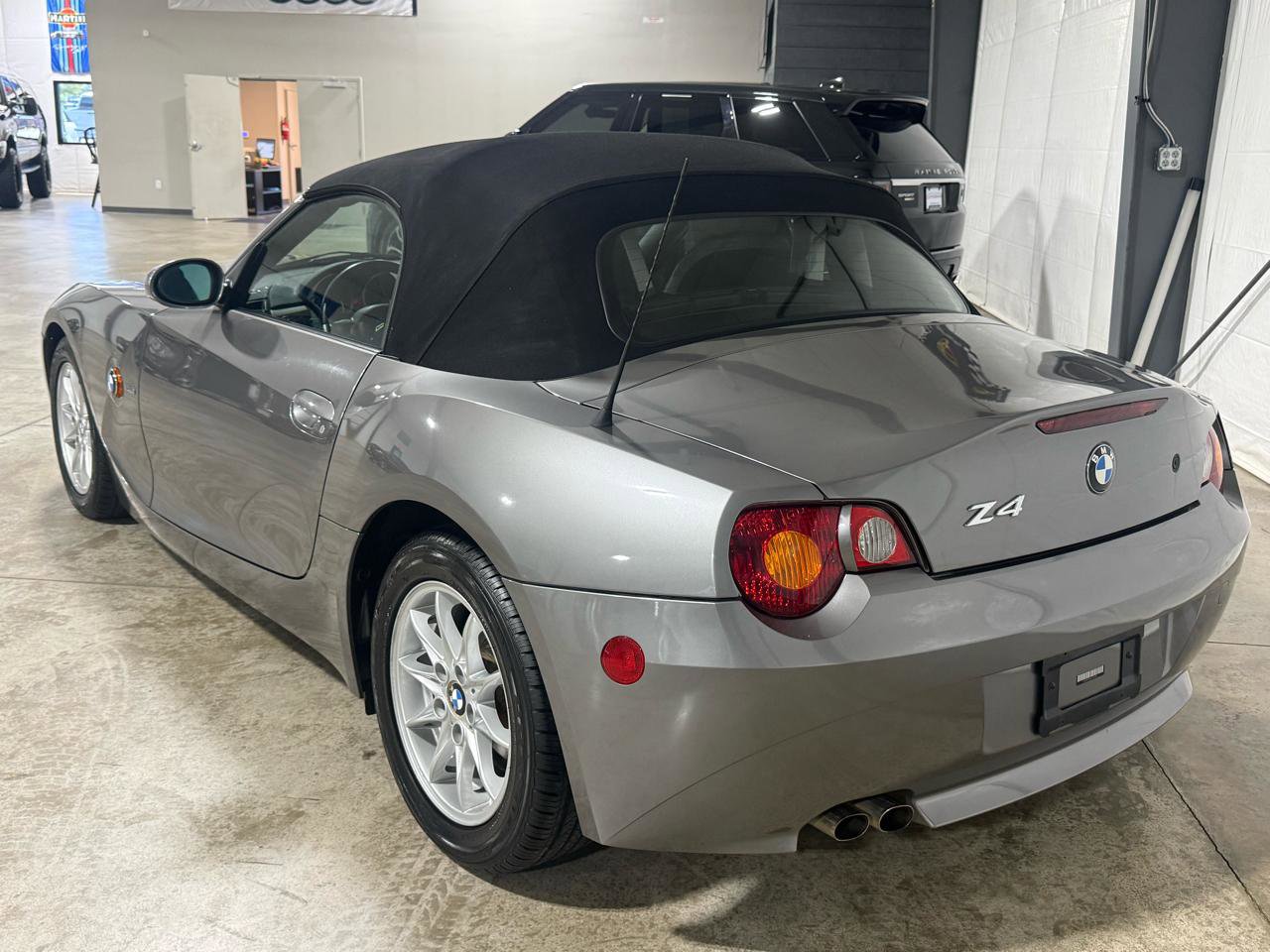 Used 2003 BMW Z4 2.5i RWD image 8