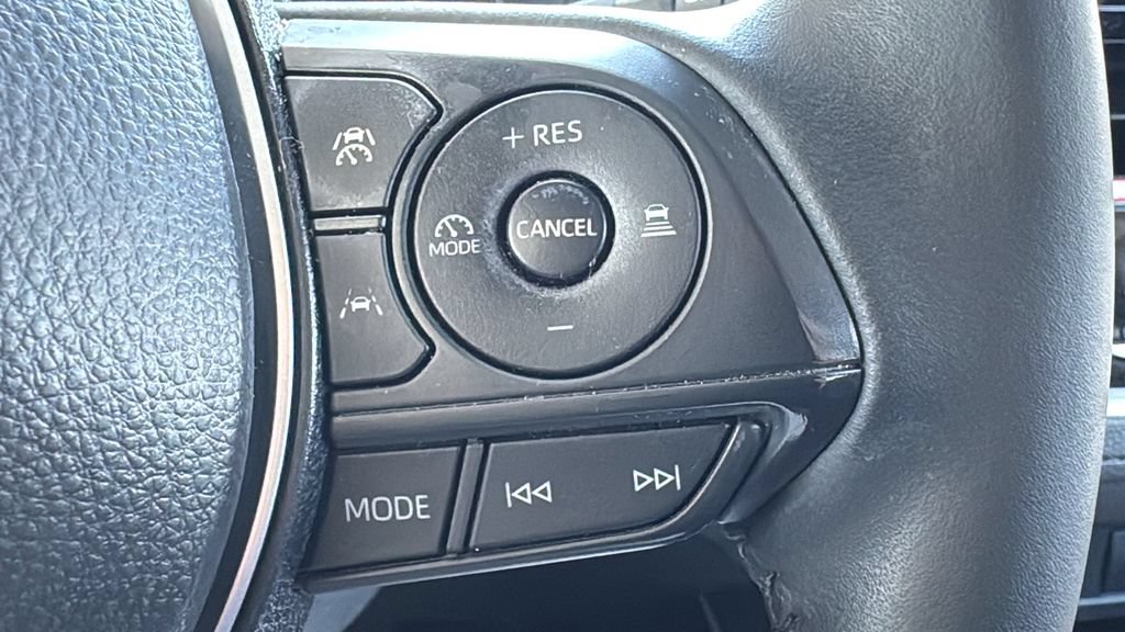 Used 2024 Toyota Corolla Cross LE FWD image 13