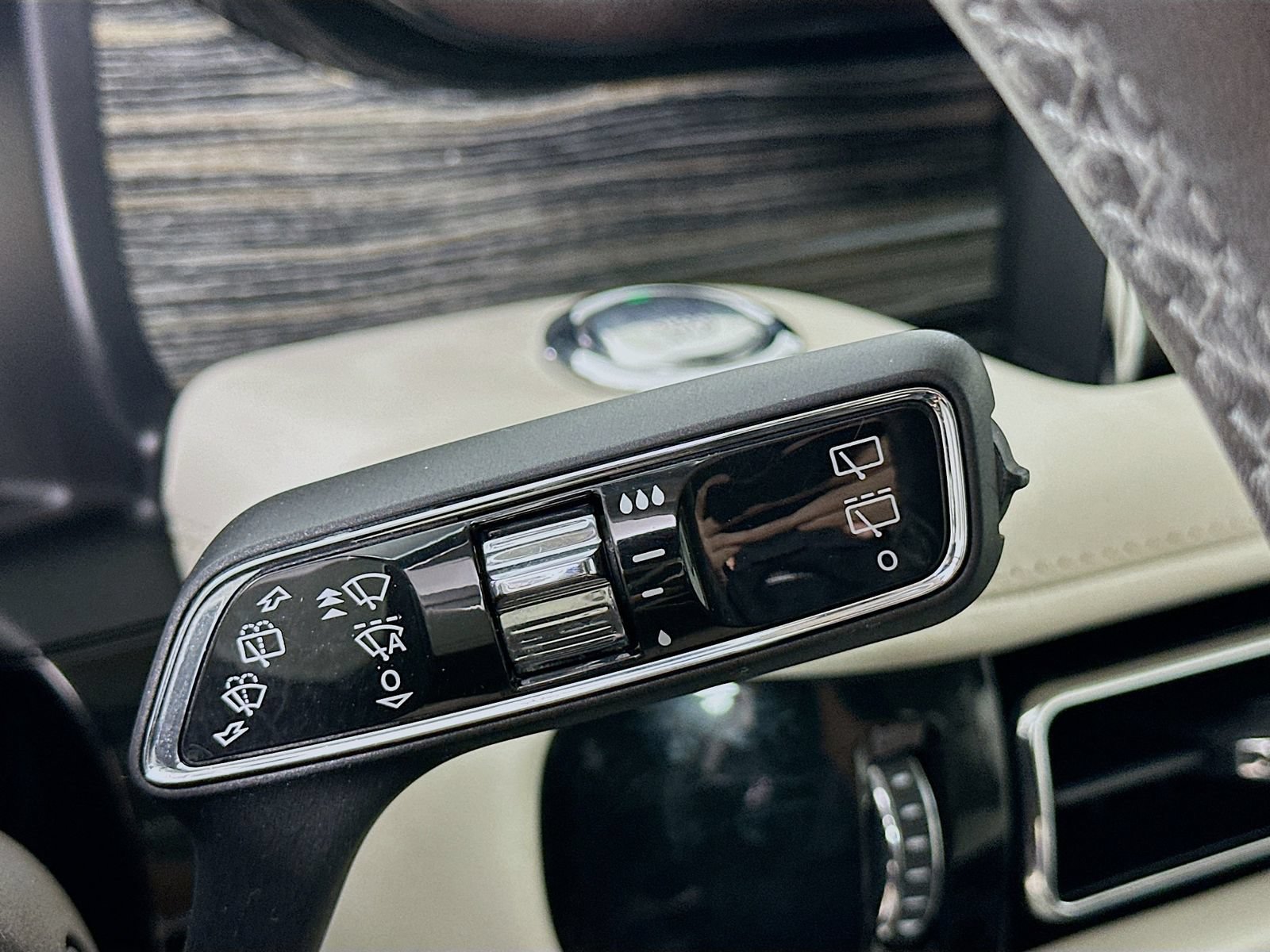 Used 2020 Lincoln Aviator Black Label Grand Touring w/ Class IV Trailer Tow Package AWD/4WD image 22