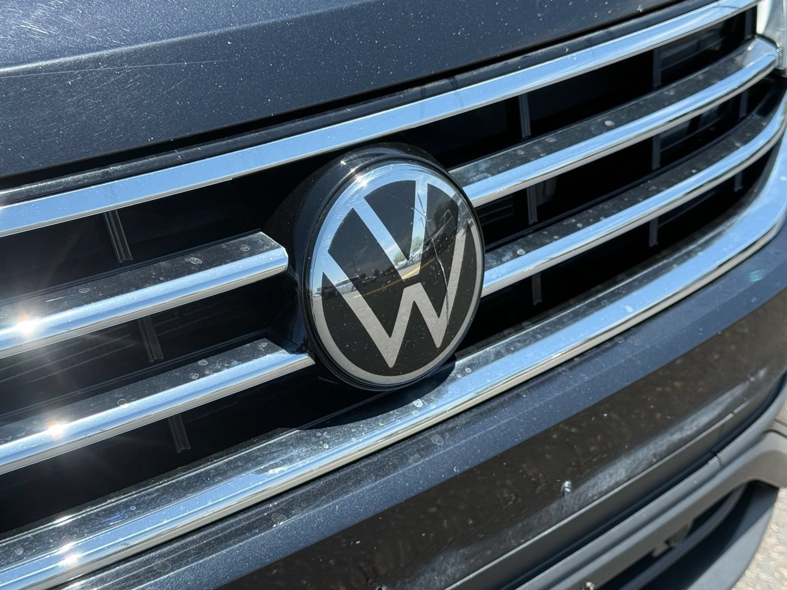 Used 2024 Volkswagen Tiguan SE AWD/4WD image 30