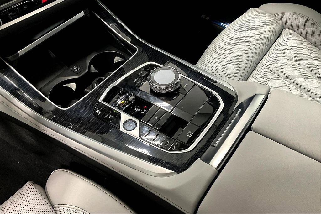 New 2025 BMW X5 M60i image 9