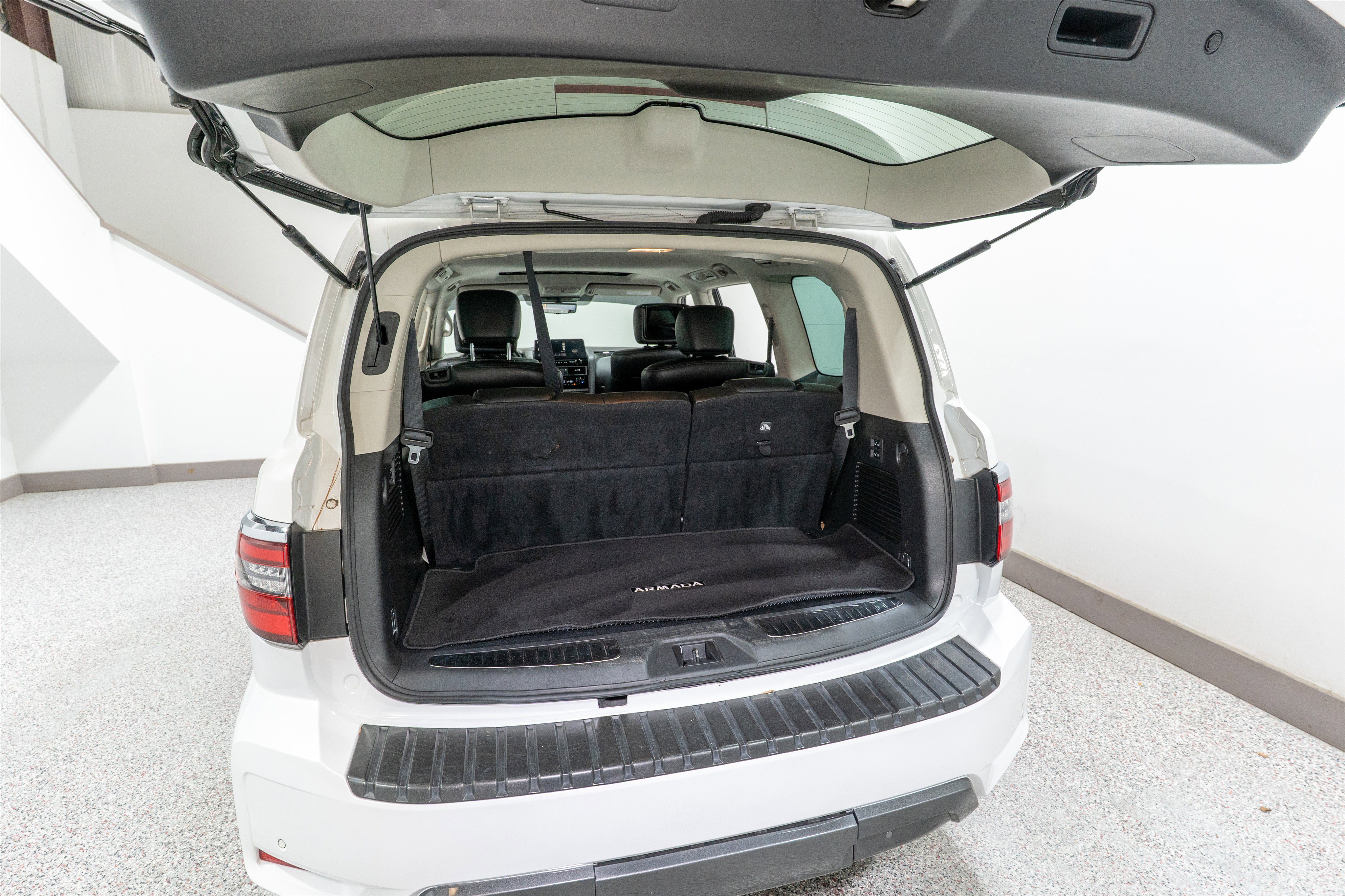 Used 2023 Nissan Armada Platinum w/ Captain's Chairs Package image 37