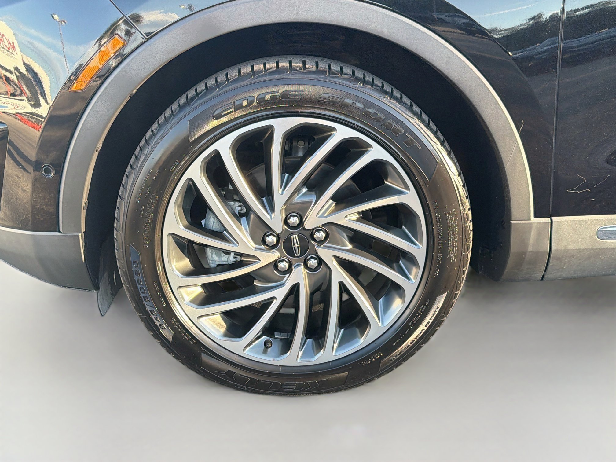 Used 2020 Lincoln Nautilus Reserve w/ Equipment Group 201A FWD image 41