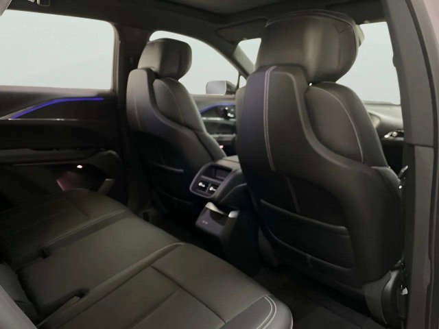 Used 2024 Cadillac Lyriq Sport RWD image 21