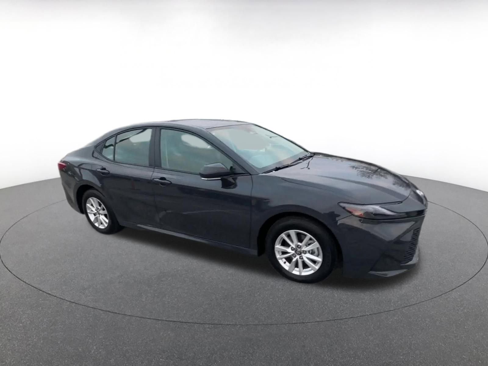 Used 2025 Toyota Camry LE image 2