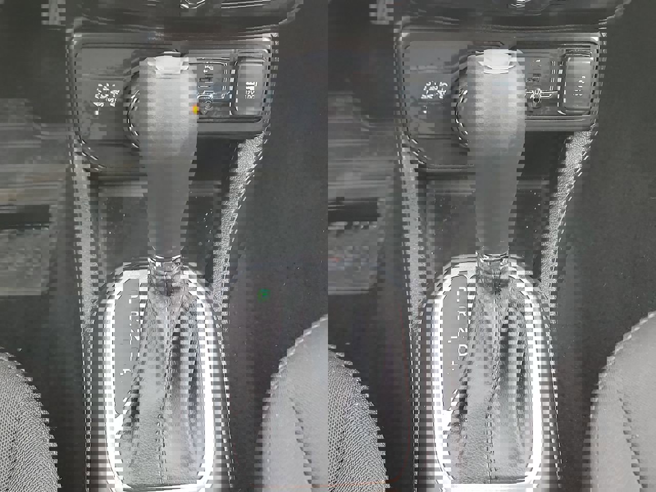 Used 2023 Jeep Renegade Latitude image 18