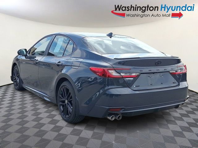 Used 2025 Toyota Camry SE image 4