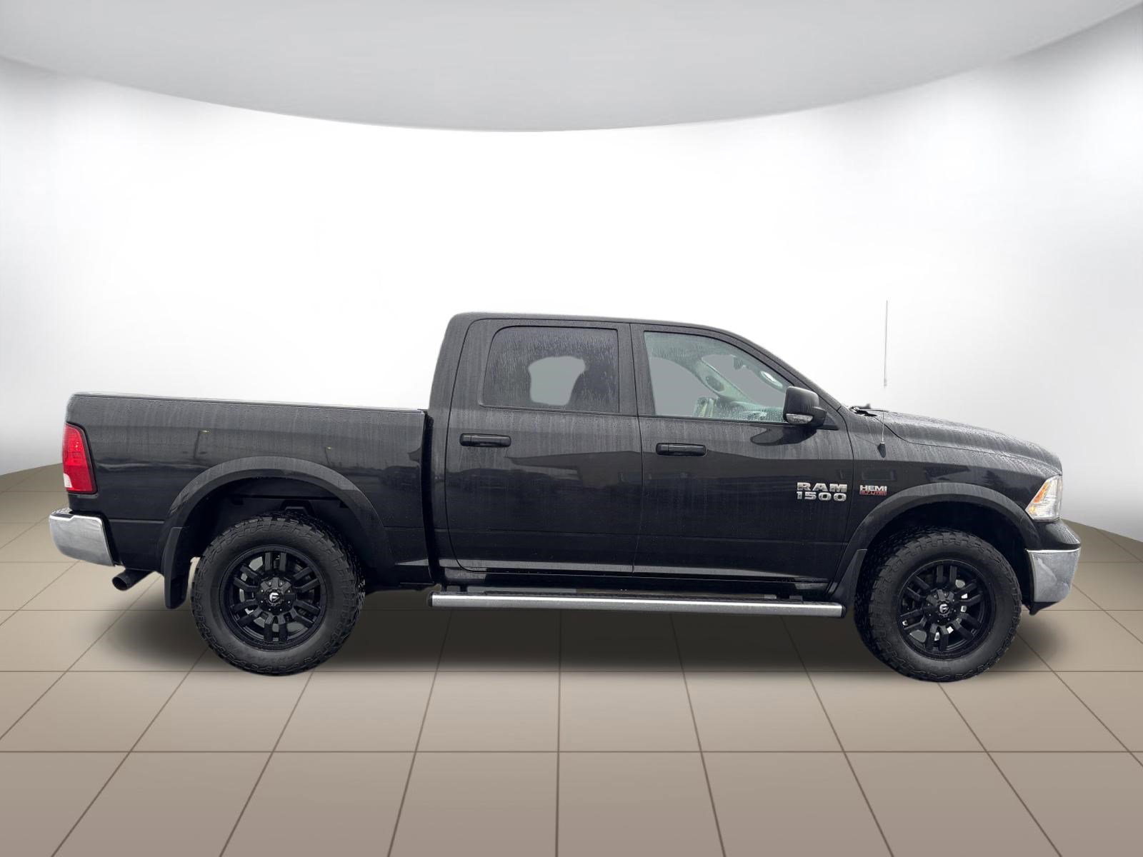 Used 2017 RAM 1500 Outdoorsman image 8