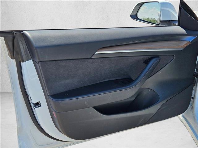 Used 2023 Tesla Model 3 Standard Range RWD image 9