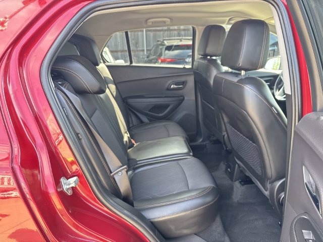 Used 2019 Chevrolet Trax LT w/ LT Convenience Package FWD image 9