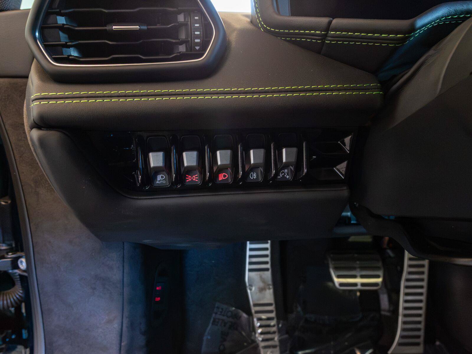 Used 2023 Lamborghini Huracan Tecnica RWD image 31
