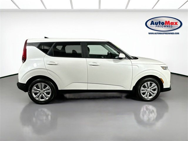 Used 2022 Kia Soul LX image 9