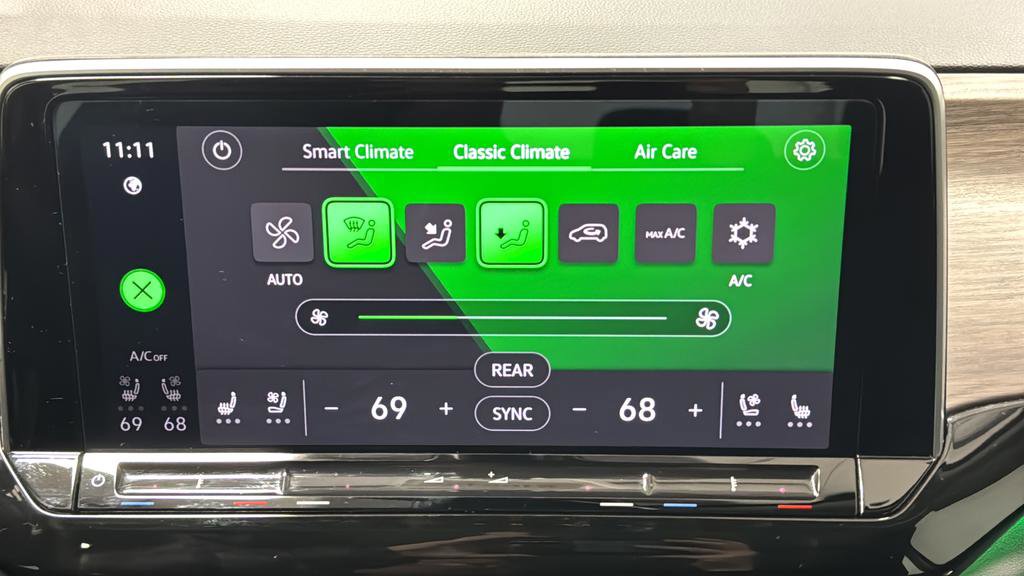 Used 2025 Volkswagen Atlas SEL AWD/4WD image 18