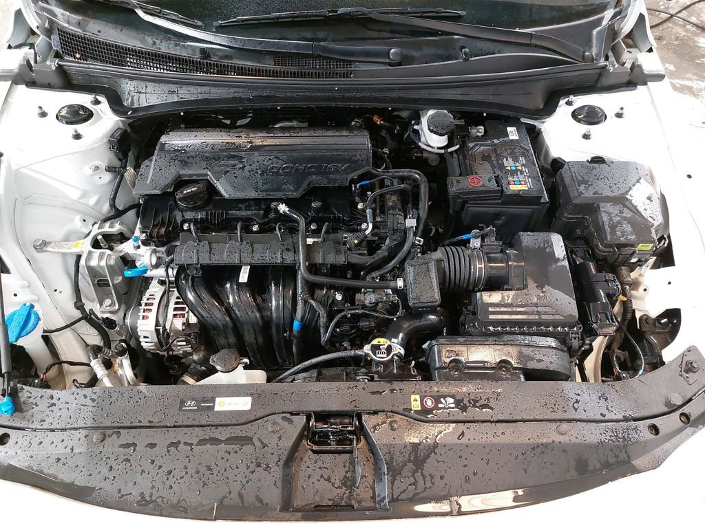 Certified 2025 Hyundai Elantra SEL image 32