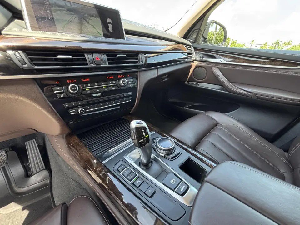 Used 2015 BMW X5 xDrive35i w/ Premium Package AWD/4WD image 8