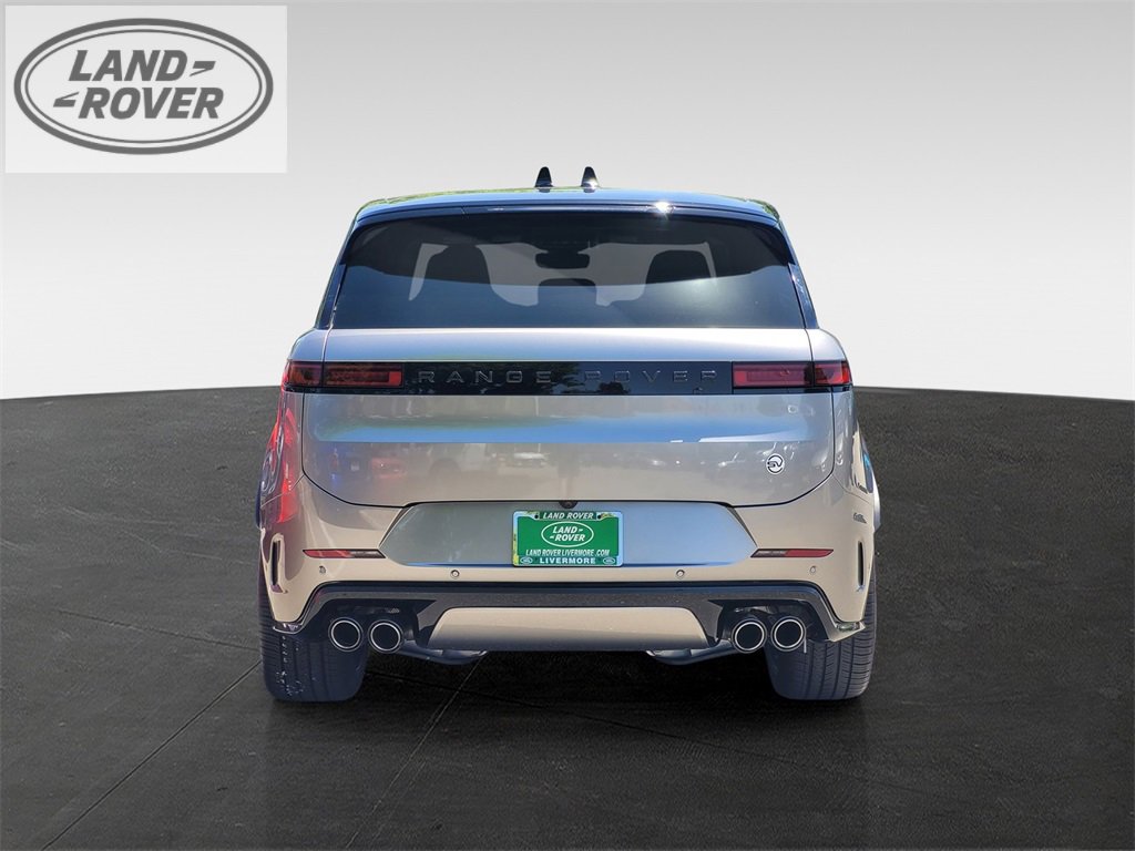 Used 2024 Land Rover Range Rover Sport image 5